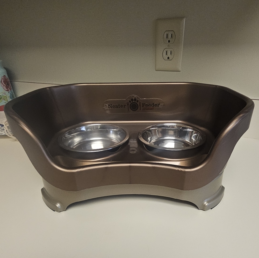 Neater Feeder cat or small dog feeding bowls